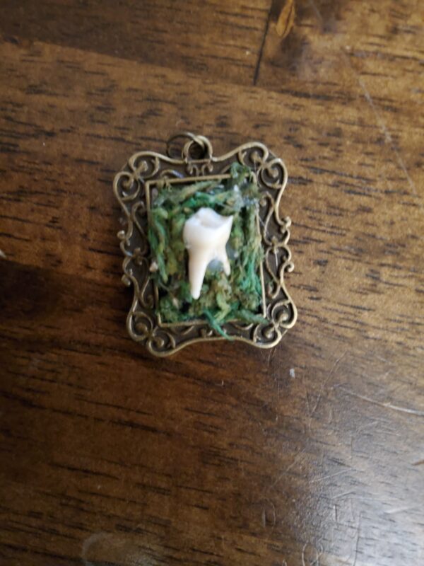 Moss Frame - Brass - Image 2